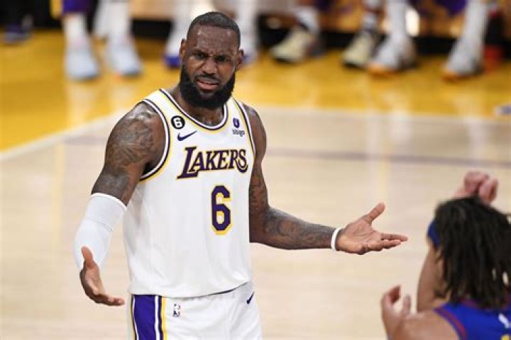 10 best NBA players who changed their jersey number multiple times