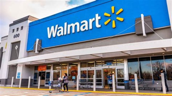 	1990 SALES LIFT WAL-MART INTO TOP SPOT	