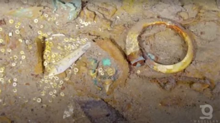 	300 ITEMS RECOVERED ON ‘TITANIC’	