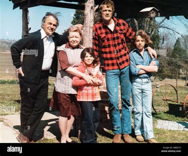 5 Facts About ‘Walking Tall’ Actor Bo Svenson