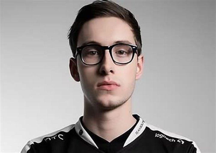 5 Streamers who thought their camera was off