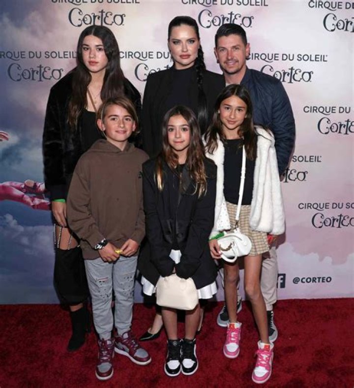 Adriana Lima And Her Daughters: A Deep Dive Into Their Lives