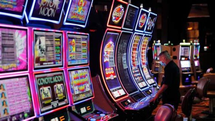	After historic casino closure, gambling returns to Las Vegas	