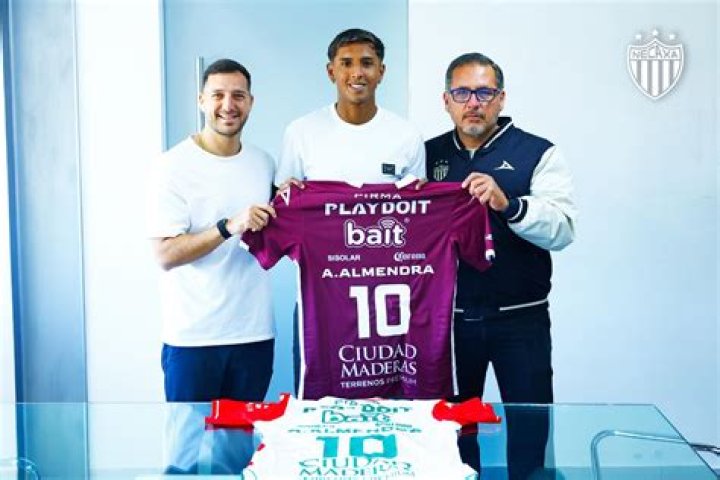 Agustín Almendra signs with Rayo Vallecano for next season