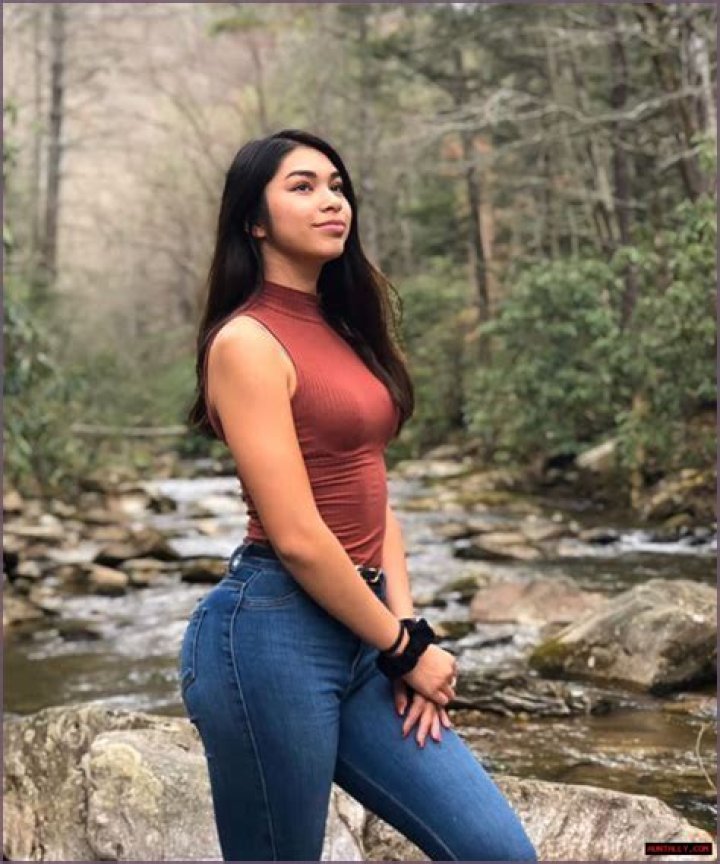 Aishah Sofey: The Rising Star Of Ero Me