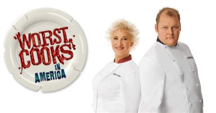All about Worst Cooks in America: Love at First Bite