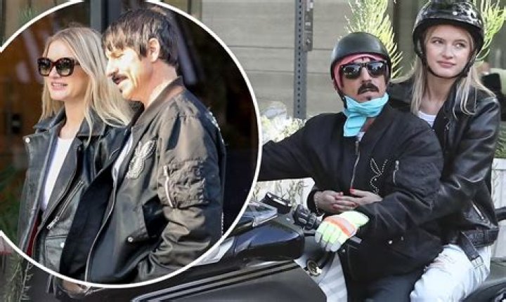 Anthony Kiedis: A Look At His 19 Girlfriends And Relationships