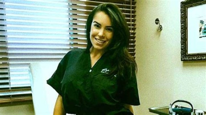 Astrid Bavaresco Bio, Dad, Wikipedia : Net Worth, Surgery, Family, Age