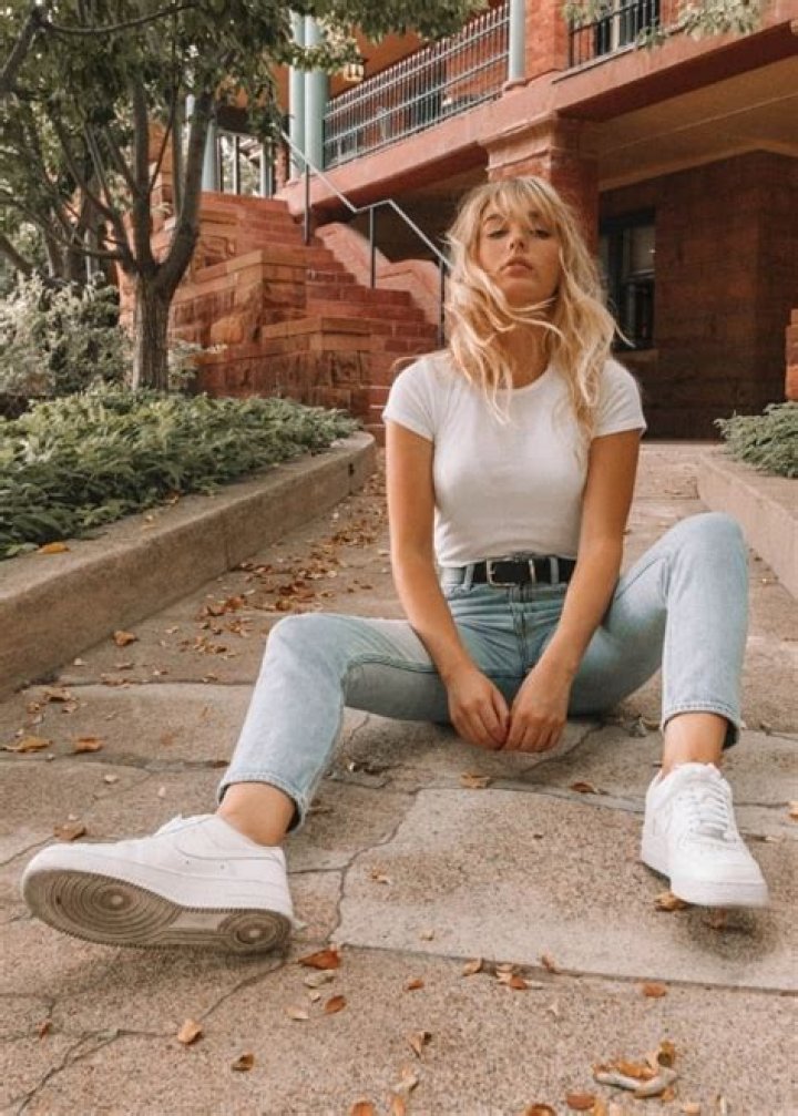 Avrey Ovard - Bio, Age, Net Worth, Single, Nationality, Career, Wiki