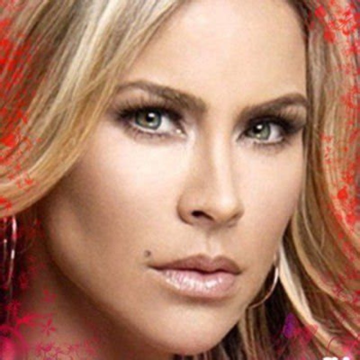 Aylin Mujica Biography