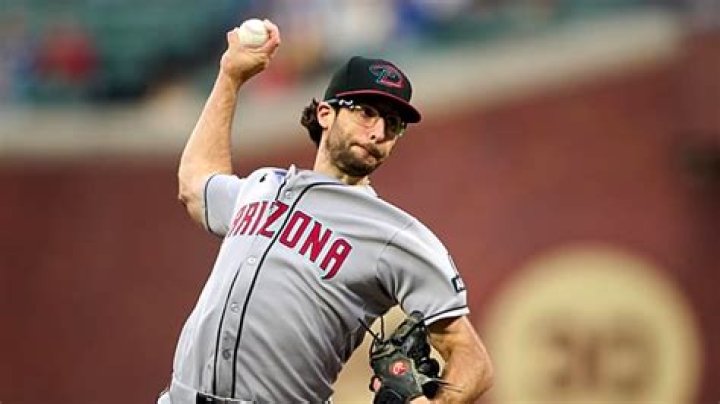 	BASEBALL ORIOLES, GIANTS EXPRESS INTEREST IN FREE AGENT GUIDRY	