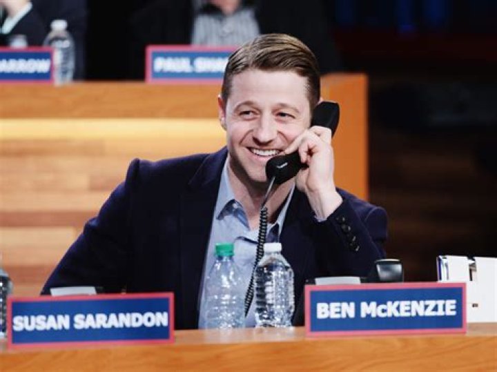 Ben Mckenzie Net Worth 2024