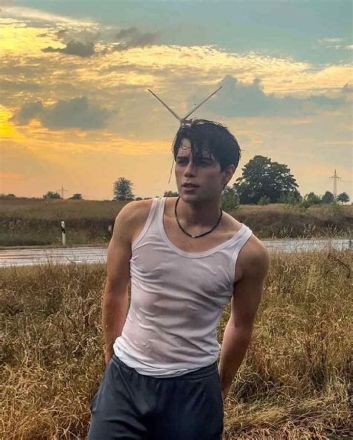 Benji Krol - Bio, Age, Net Worth, Married, Nationality, Career, Height, Wiki
