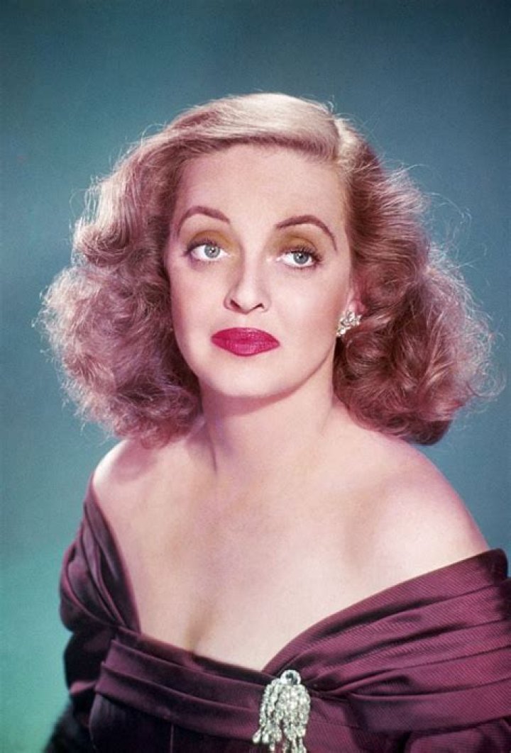Bette Davis Net Worth 2024: Income Sources, Real Estate and Financial 