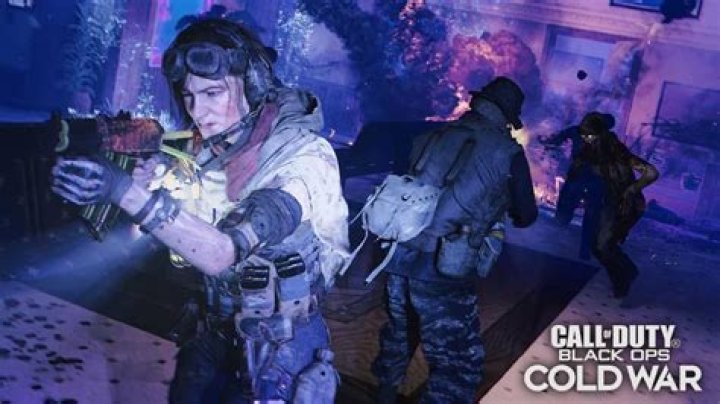 Bizarre Cold War Zombies glitch lets players carry 8 weapons