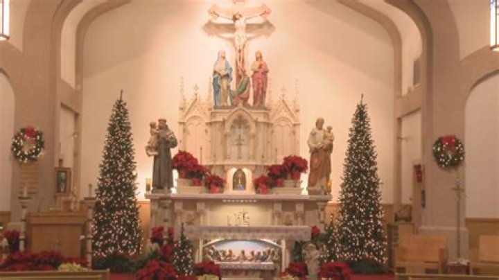 Boswell churches open doors to welcome visitors, check out Christmas decorations