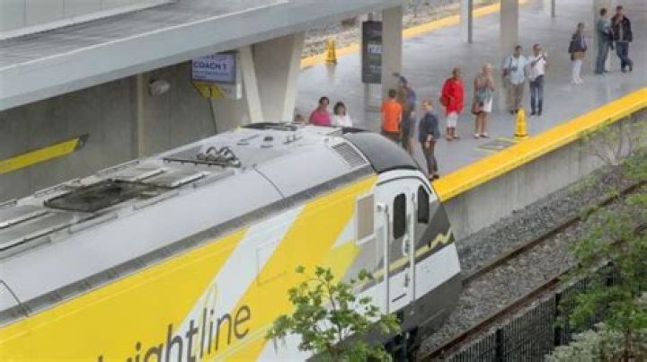	Brightline’s garages start charging customers to park	