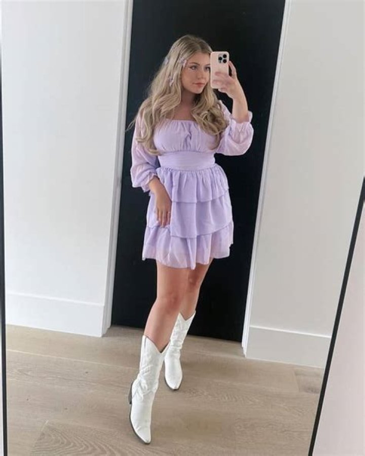 BrookeAB - Bio, Net Worth, Height
