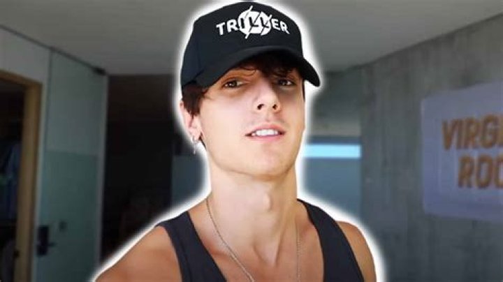 Bryce Hall shows off never-before-seen Playlist Live brawl footage