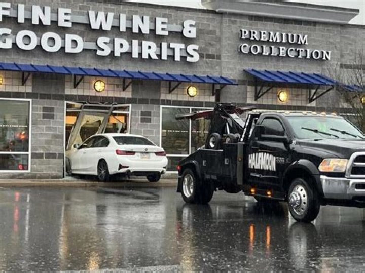 Car crashes into Centre County liquor store