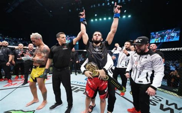 Charles Oliveira Net Worth 2024