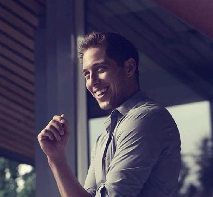 Chris Violette Biography