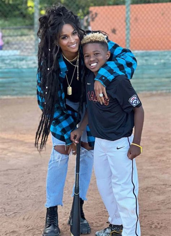 CIARA LAUGHS WHEN ASKED ABOUT CO-PARENTING SON WITH FUTURE