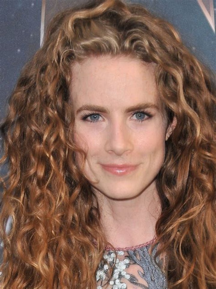 Clare McConnell - Bio, Age, Height, Net Worth, Facts, Nationality