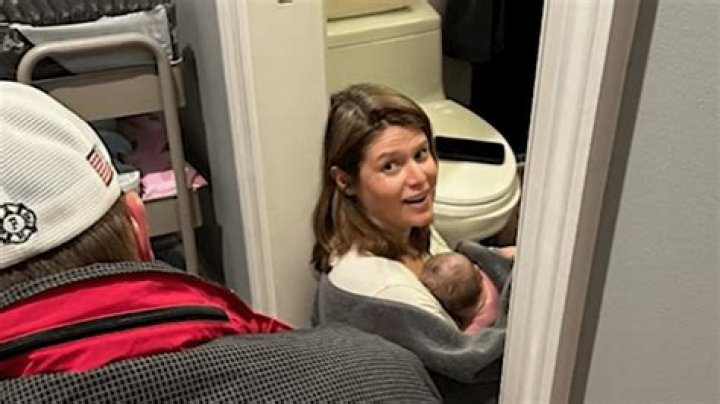CNN anchor welcomes new baby on bathroom floor