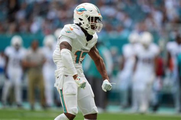 	Could Dolphins receiver Jaylen Waddle break this rookie record?	