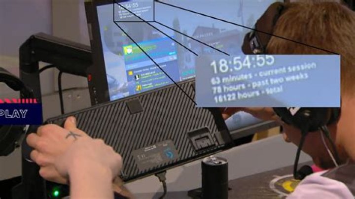 CSGO fans amazed by s1mple's insane total hours played