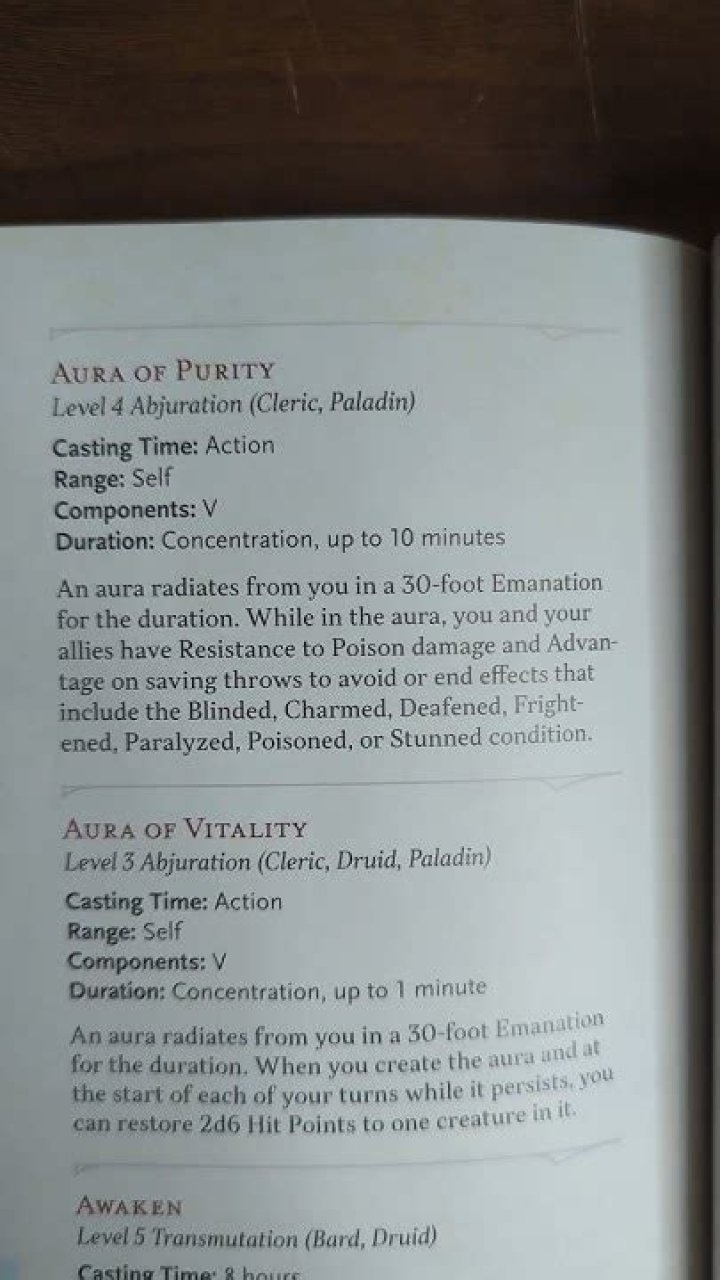 D&D 5E - Line of Effect Question Aura of Purity