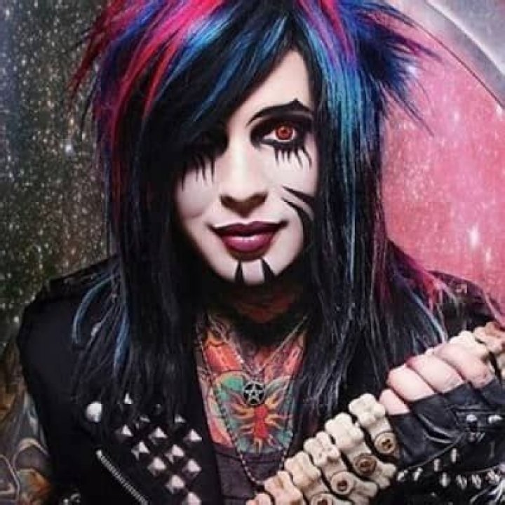 Dahvie Vanity - Bio, Age, Career, Height, Net Worth, Facts