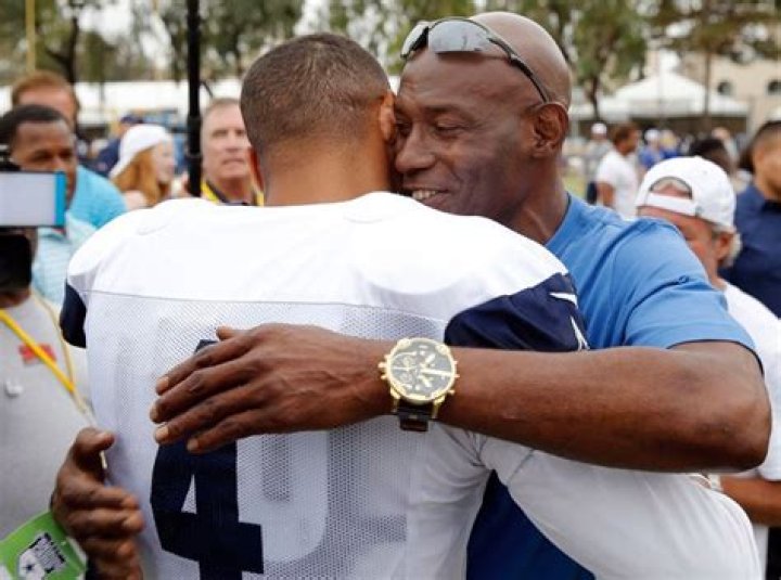 Dak Prescott Parents: A Deep Dive Into The Influential Figures In His Life