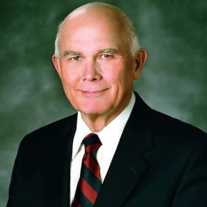 Dallin H. Oaks - Bio, Age, Height, Nationality, Net Worth, Facts