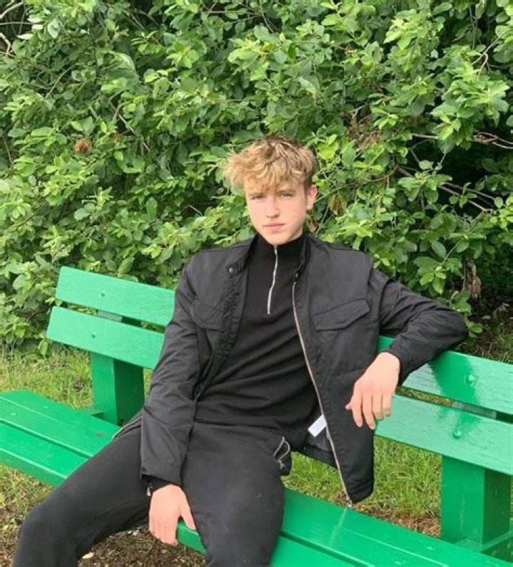 Dan Woolley - Bio, Age, In Relation, Nationality, Body Measurement, Career