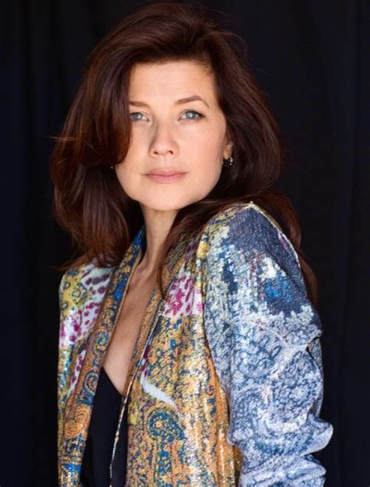 Daphne Zuniga Biography