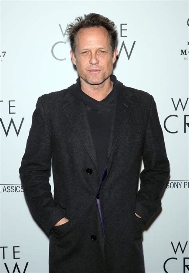 Dean Winters Net Worth 2024