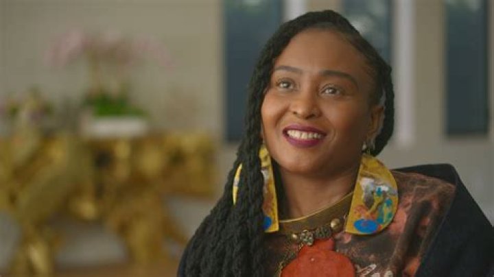 Dee Barnes Biography