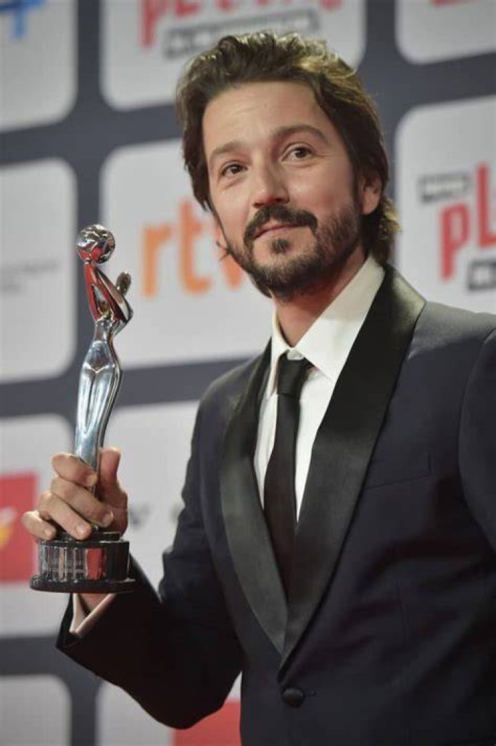 Diego Luna Net Worth 2024
