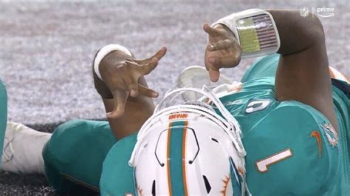 	Dolphins move forward with Tua Tagovailoa as quarterback after Deshaun Watson trade push	
