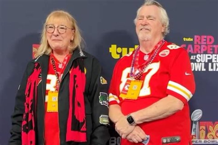Donna Kelce Wikipedia, Age: Husband Ed Kelce & Son Travis