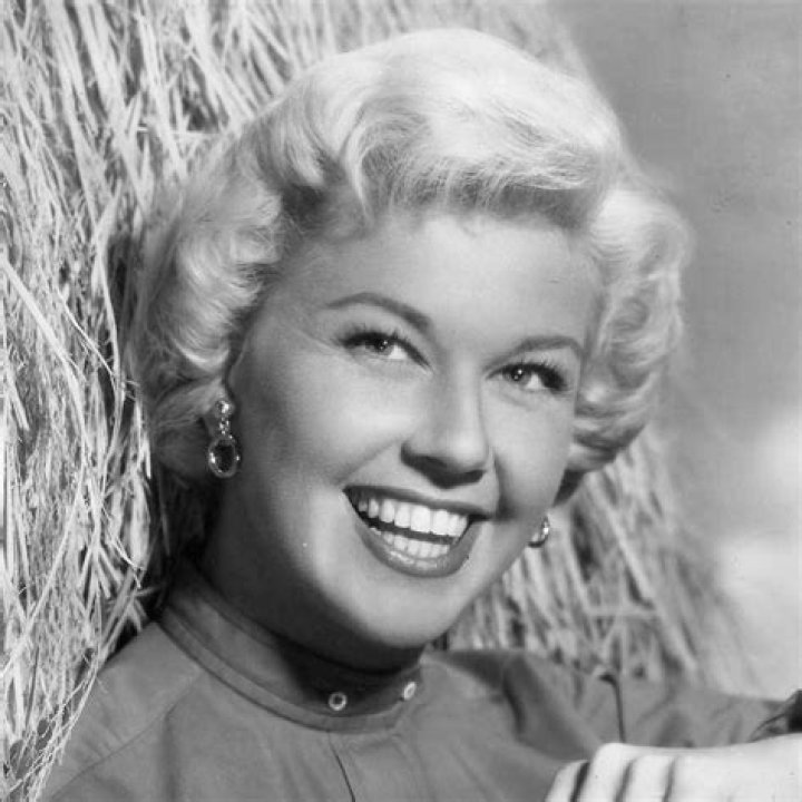 Doris Day - Bio, Net Worth, Height