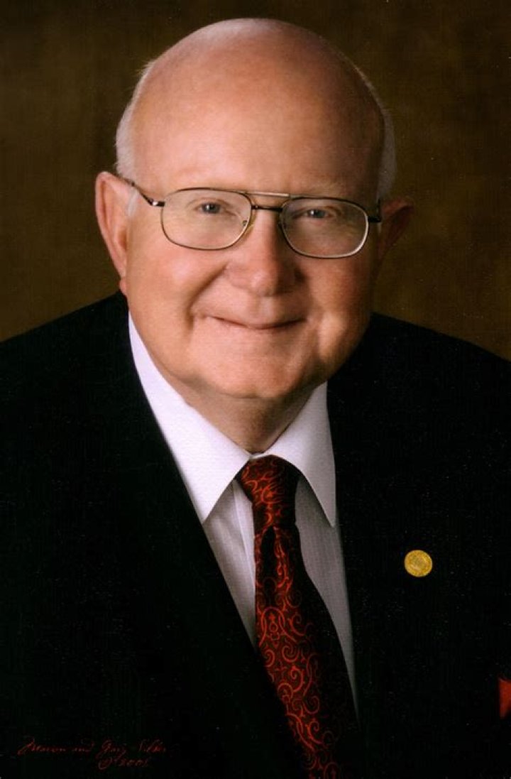 	Dr. Tommy King Obituary; Former WCU President Passes Away At Age 82.	