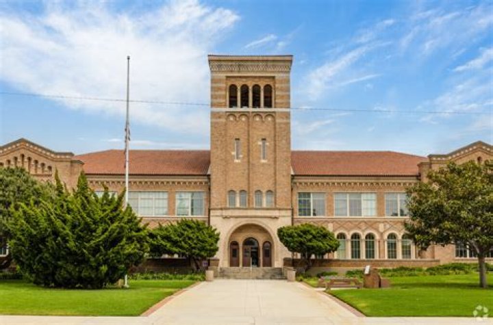 El Segundo High School - El Segundo