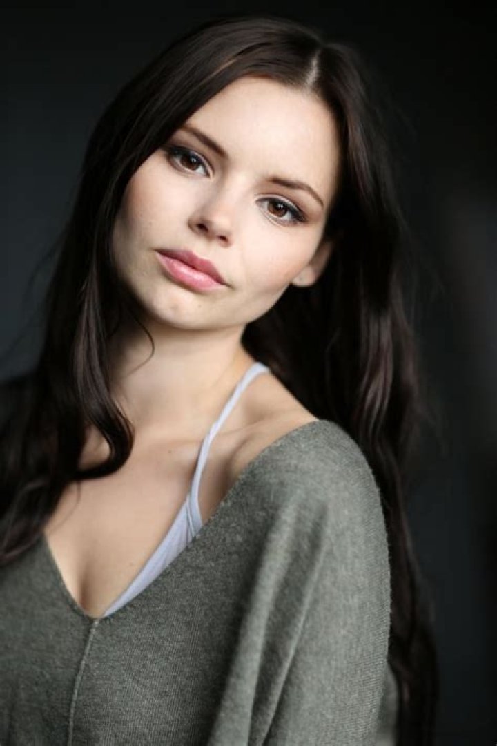 Eline Powell Biography
