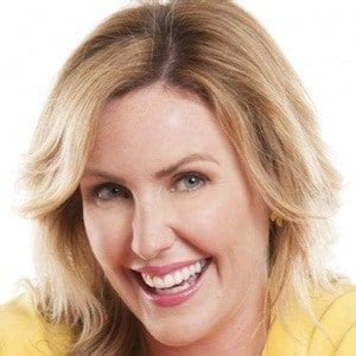Elise Strachan - Bio, Age, Net Worth, Height, Single, Nationality, Career