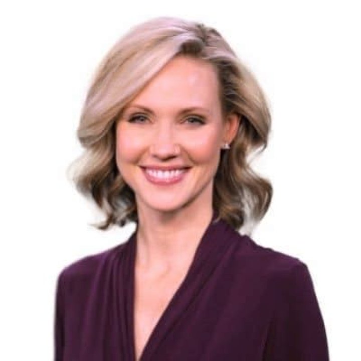 Elizabeth Klinge Bio, Age, Height, Husband, Salary, Net Worth, KOVR-TV