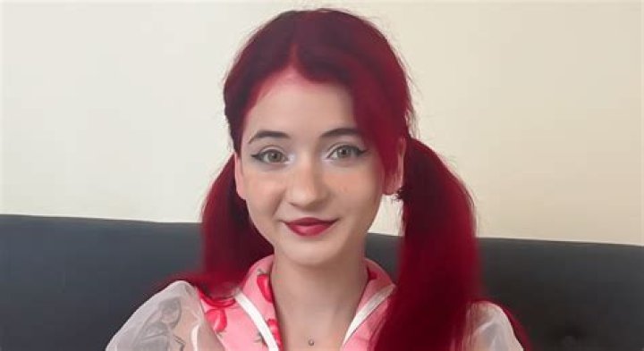 Emma Fiore - Career, Bio, Single, Age, Net Worth, Height, Facts
