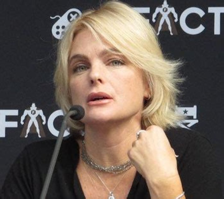 Erika Eleniak Vermögen